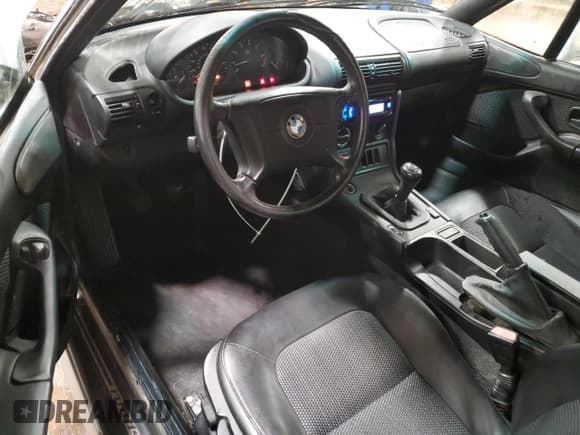 ✅ 1996 BMW 3 Series Z3 1.9 • VIN: 4USCH7322TLB66483 • Lot: 93644165. Listed on Copart with 136,590 mi. Free auction sales archive from the USA and detailed vehicle history report at DreamBid. Image 8.