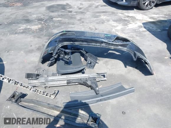 ✅ 2015 Volkswagen Golf S • VIN: 3VW2A7AU6FM046001 • Лот: 42391826. Опубликован ранее на IAAI с пробегом 123 672 миль. Бесплатный доступ к архиву аукционных продаж из США и подробный отчёт об истории автомобиля на DreamBid. Изображение 12.