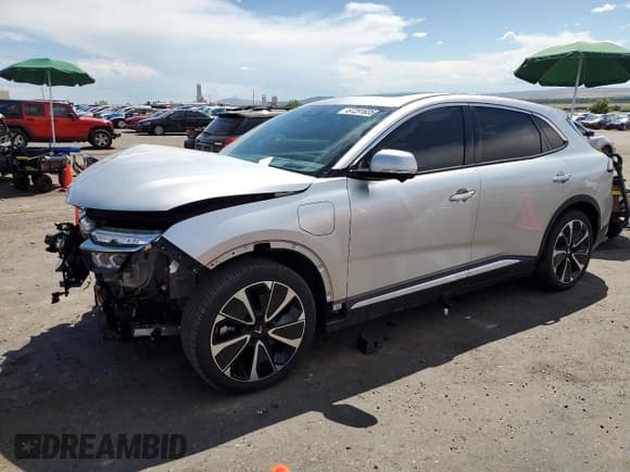 ✅ 2024 VinFast VF 8 Plus • VIN: RLLV1AFA2RH004905 • Lot: 67291635. Wystawiony na Copart z przebiegiem 826 mil. Bezpłatny archiwum sprzedaży aukcyjnych z USA i szczegółowy raport historii pojazdu na DreamBid. Zdjęcie 1.