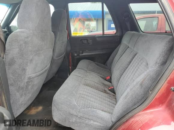 2000 Chevrolet Blazer LS с VIN 1GNDT13W3Y2133969, выставлен на аукционе Copart как лот 72696734 с пробегом 223 251 миль миль и Списание • Salvage title. История ставок и продаж доступна на DreamBid. Изображение 11.
