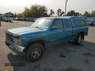 ✅ 1994 Dodge Dakota • VIN: 1B7GG23X3RW126913 • Lot: 69046074. Wystawiony na Copart z przebiegiem 308 676 mil. Bezpłatny archiwum sprzedaży aukcyjnych z USA i szczegółowy raport historii pojazdu na DreamBid. Zdjęcie 1.