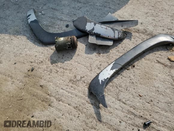 ✅ 2003 Chevrolet Silverado 1500 • VIN: 1GCEK19T83Z110152 • Лот: 59027855. Опубликован ранее на Copart с пробегом 65 566 миль. Бесплатный доступ к архиву аукционных продаж из США и подробный отчёт об истории автомобиля на DreamBid. Изображение 12.