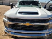✅ 2024 Chevrolet Silverado 2500HD LT • VIN: 1GC1YNEY5RF219605 • Лот: 90064945. Опубликован ранее на Copart с пробегом Не указан. Бесплатный доступ к архиву аукционных продаж из США и подробный отчёт об истории автомобиля на DreamBid. Изображение 11.