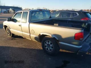 ✅ 2003 GMC Sonoma SL • VIN: 1GTDT19X438112238 • Lot: 43596284. Wystawiony na IAAI z przebiegiem 192 916 mil. Bezpłatny archiwum sprzedaży aukcyjnych z USA i szczegółowy raport historii pojazdu na DreamBid. Zdjęcie 3.