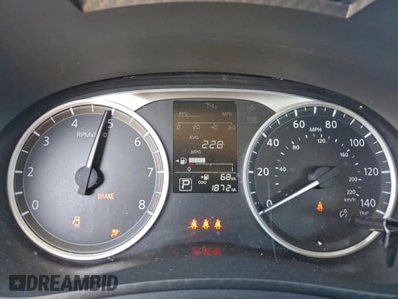 ✅ 2025 Nissan Versa S • VIN: 3N1CN8DV3SL849177 • Лот: 90995385. Опубликован ранее на Copart с пробегом 1 872 миль. Бесплатный доступ к архиву аукционных продаж из США и подробный отчёт об истории автомобиля на DreamBid. Изображение 9.