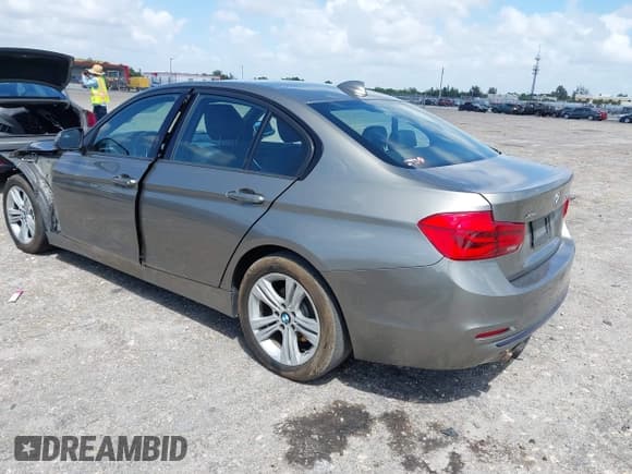 ✅ 2016 BMW 3 Series 328i xDrive • VIN: WBA8E3G5XGNU05817 • Lot: 41942151. Listed on IAAI with 115,637 mi. Free auction sales archive from the USA and detailed vehicle history report at DreamBid. Image 3.