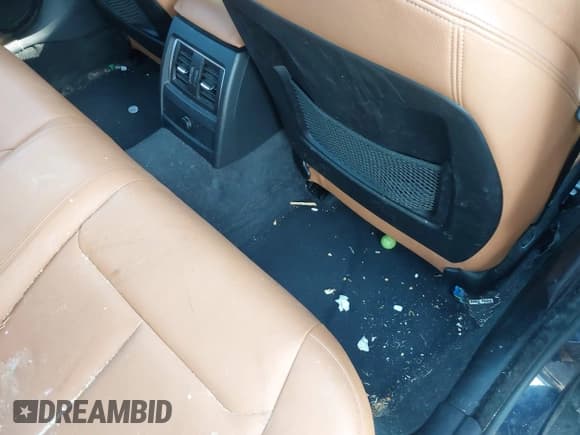 ✅ 2018 BMW 4 Series 430i xDrive • VIN: WBA4J3C5XJBG91597 • Lot: 42840442. Listed on IAAI with 101,022 mi. Free auction sales archive from the USA and detailed vehicle history report at DreamBid. Image 8.