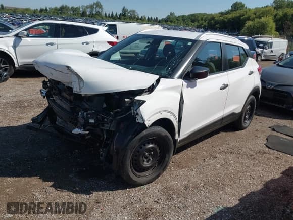 ✅ 2019 Nissan Kicks S • VIN: 3N1CP5CUXKL536709 • Lot: 43109840. Wystawiony na IAAI z przebiegiem 85 647 mil. Bezpłatny archiwum sprzedaży aukcyjnych z USA i szczegółowy raport historii pojazdu na DreamBid. Zdjęcie 2.