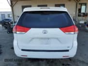 ✅ 2014 Toyota Sienna LE • VIN: 5TDKK3DC6ES414574 • Lot: 82541325. Wystawiony na Copart z przebiegiem 198 334 mil. Bezpłatny archiwum sprzedaży aukcyjnych z USA i szczegółowy raport historii pojazdu na DreamBid. Zdjęcie 6.