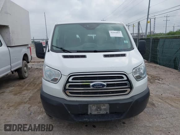 ✅ 2019 Ford Transit Passenger XL • VIN: 1FBZX2ZM6KKA61191 • Lot: 42162863. Listed on IAAI with 92,015 mi. Free auction sales archive from the USA and detailed vehicle history report at DreamBid. Image 12.