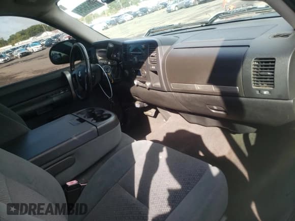 ✅ 2007 Chevrolet Silverado 1500 1LT • VIN: 1GCEK19J87E596943 • Lot: 72636464. Listed on Copart with 191,530 mi. Free auction sales archive from the USA and detailed vehicle history report at DreamBid. Image 8.