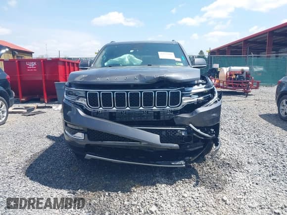 ✅ 2022 Jeep Wagoneer Series II • VIN: 1C4SJVBT2NS166476 • Lot: 42132201. Listed on IAAI with 32,637 mi. Free auction sales archive from the USA and detailed vehicle history report at DreamBid. Image 12.