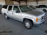 ✅ 1997 GMC Suburban • VIN: 3GKFK16R3VG505683 • Lot: 84783745. Wystawiony na Copart z przebiegiem 198 773 mil. Bezpłatny archiwum sprzedaży aukcyjnych z USA i szczegółowy raport historii pojazdu na DreamBid. Zdjęcie 4.