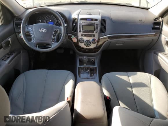 ✅ 2012 Hyundai Santa Fe GLS • VIN: 5XYZG3AB3CG102153 • Lot: 92098705. Listed on Copart with 218,425 mi. Free auction sales archive from the USA and detailed vehicle history report at DreamBid. Image 8.