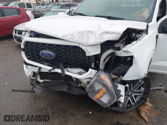 ✅ 2023 Ford F-150 XL • VIN: 1FTFW1E50PKF69254 • Lot: 41394098. Wystawiony na IAAI z przebiegiem 36 819 mil. Bezpłatny archiwum sprzedaży aukcyjnych z USA i szczegółowy raport historii pojazdu na DreamBid. Zdjęcie 6.