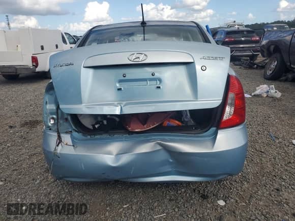 2008 Hyundai Accent GLS с VIN KMHCN46C38U261291, выставлен на аукционе Copart как лот 85672015 с пробегом 79 281 миль миль и Списание • Salvage title. История ставок и продаж доступна на DreamBid. Изображение 6.