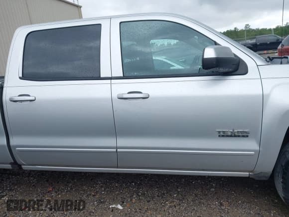 ✅ 2018 Chevrolet Silverado 1500 LT • VIN: 1GCPCREC2JF216332 • Lot: 42790355. Wystawiony na IAAI z przebiegiem 144 218 mil. Bezpłatny archiwum sprzedaży aukcyjnych z USA i szczegółowy raport historii pojazdu na DreamBid. Zdjęcie 13.