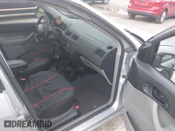 ✅ 2006 Ford Focus S • VIN: 1FAFP34NX6W131980 • Lot: 42408699. Wystawiony na IAAI z przebiegiem 139 258 mil. Bezpłatny archiwum sprzedaży aukcyjnych z USA i szczegółowy raport historii pojazdu na DreamBid. Zdjęcie 5.