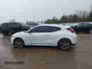 2019 Hyundai Veloster 2.0 z VIN KMHTG6AF7KU017934, wystawiony jako IAAI lot #41700835 z przebiegiem 50 594 mil mil oraz . Historia ofert i sprzedaży dostępna na DreamBid. Obrazek 14.