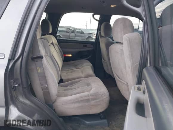 2001 Chevrolet Tahoe LT z VIN 1GNEK13T61R102886, wystawiony jako IAAI lot #41870940 z przebiegiem 267 769 mil mil oraz . Historia ofert i sprzedaży dostępna na DreamBid. Obrazek 8.