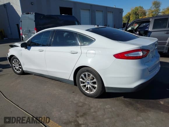 ✅ 2015 Ford Fusion S • VIN: 3FA6P0G7XFR163178 • Lot: 43540481. Wystawiony na IAAI z przebiegiem 149 497 mil. Bezpłatny archiwum sprzedaży aukcyjnych z USA i szczegółowy raport historii pojazdu na DreamBid. Zdjęcie 3.