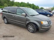 ✅ 2010 Chrysler Town & Country Limited • VIN: 2A4RR7DX2AR451719 • Lot: 42351759. Wystawiony na IAAI z przebiegiem 163 635 mil. Bezpłatny archiwum sprzedaży aukcyjnych z USA i szczegółowy raport historii pojazdu na DreamBid. Zdjęcie 1.