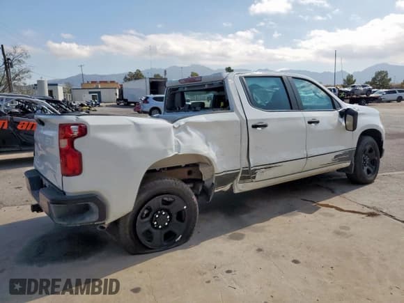 ✅ 2024 Chevrolet Silverado 1500 • VIN: 3GCUD4ED7RG275169 • Лот: 80164355. Опубликован ранее на Copart с пробегом 10 840 миль. Бесплатный доступ к архиву аукционных продаж из США и подробный отчёт об истории автомобиля на DreamBid. Изображение 3.