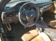 ✅ 2011 BMW 3 Series 328i • VIN: WBADW3C53BE540566 • Лот: 82562905. Опубликован ранее на Copart с пробегом 77 977 миль. Бесплатный доступ к архиву аукционных продаж из США и подробный отчёт об истории автомобиля на DreamBid. Изображение 8.