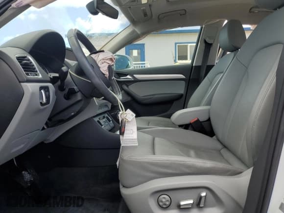 ✅ 2017 Audi Q3 Prestige • VIN: WA1GCCFSXHR000816 • Lot: 57408635. Listed on Copart with 5,172 mi. Free auction sales archive from the USA and detailed vehicle history report at DreamBid. Image 7.