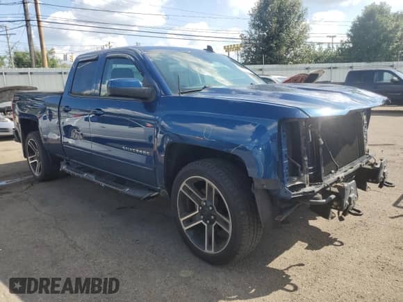 2017 Chevrolet Silverado 1500 LT с VIN 1GCVKREC7HZ333536, выставлен на аукционе Copart как лот 81864055 с пробегом 51 965 миль миль и Списание • Salvage title. История ставок и продаж доступна на DreamBid. Изображение 4.