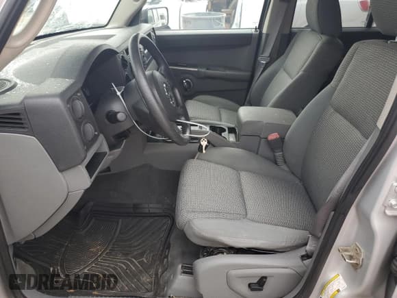 ✅ 2006 Jeep Commander • VIN: 1J8HG48KX6C195536 • Лот: 66568924. Опубликован ранее на Copart с пробегом 159 255 миль. Бесплатный доступ к архиву аукционных продаж из США и подробный отчёт об истории автомобиля на DreamBid. Изображение 7.