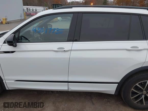 ✅ 2022 Volkswagen Tiguan SE R-Line Black • VIN: 3VV8B7AX1NM173596 • Лот: 43517735. Опубликован ранее на IAAI с пробегом 102 607 миль. Бесплатный доступ к архиву аукционных продаж из США и подробный отчёт об истории автомобиля на DreamBid. Изображение 14.