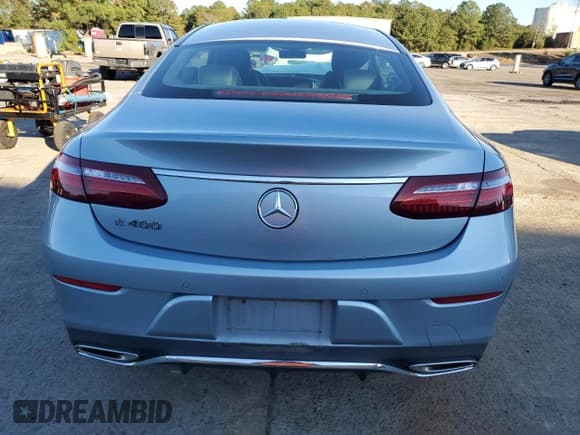 ✅ 2018 Mercedes-Benz E 400 • VIN: WDD1J6FB6JF044344 • Lot: 90789975. Wystawiony na Copart z przebiegiem Nie podano. Bezpłatny archiwum sprzedaży aukcyjnych z USA i szczegółowy raport historii pojazdu na DreamBid. Zdjęcie 6.