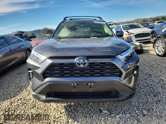 ✅ 2024 Toyota RAV4 Hybrid XLE Premium • VIN: JTMB6RFV9RD139113 • Lot: 92095685. Listed on Copart with 9,667 mi. Free auction sales archive from the USA and detailed vehicle history report at DreamBid. Image 5.