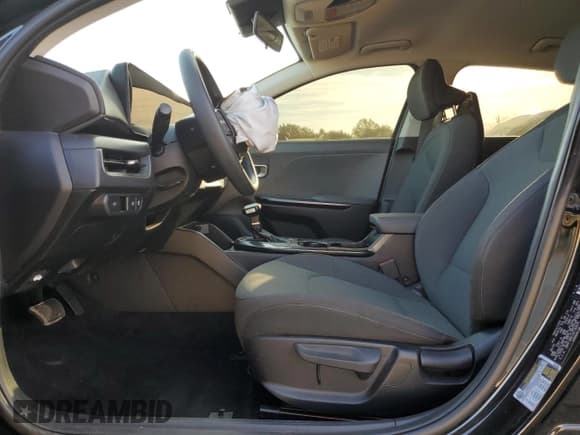 ✅ 2025 Kia K4 LXS • VIN: 3KPFT4DE1SE130975 • Lot: 84660995. Wystawiony na Copart z przebiegiem 10 989 mil. Bezpłatny archiwum sprzedaży aukcyjnych z USA i szczegółowy raport historii pojazdu na DreamBid. Zdjęcie 7.