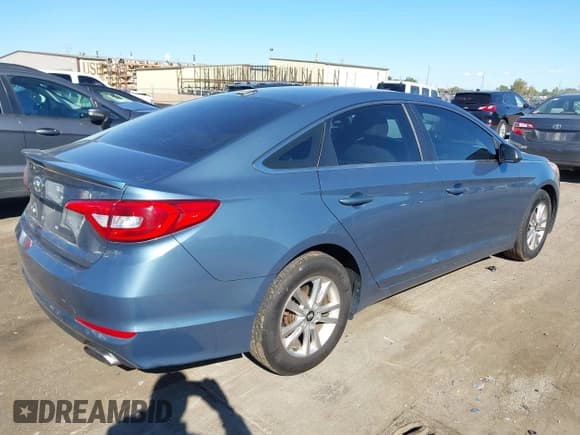 ✅ 2015 Hyundai Sonata SE • VIN: 5NPE24AF6FH066123 • Лот: 43399697. Опубликован ранее на IAAI с пробегом 182 583 миль. Бесплатный доступ к архиву аукционных продаж из США и подробный отчёт об истории автомобиля на DreamBid. Изображение 4.