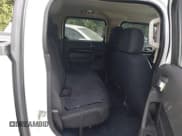 ✅ 2009 Hummer H3 H3T Luxury • VIN: 5GNEN13E498143536 • Lot: 43201452. Wystawiony na IAAI z przebiegiem 174 304 mil. Bezpłatny archiwum sprzedaży aukcyjnych z USA i szczegółowy raport historii pojazdu na DreamBid. Zdjęcie 8.