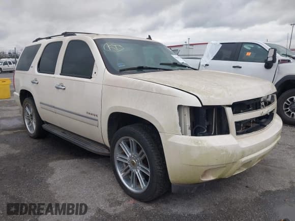 ✅ 2009 Chevrolet Tahoe LTZ • VIN: 1GNFC33089R294164 • Lot: 43839729. Wystawiony na IAAI z przebiegiem 253 292 mil. Bezpłatny archiwum sprzedaży aukcyjnych z USA i szczegółowy raport historii pojazdu na DreamBid. Zdjęcie 1.