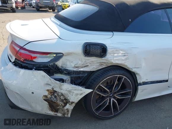 ✅ 2020 Mercedes-Benz E 53 AMG • VIN: W1K1K6BB9LF146064 • Lot: 40595393. Wystawiony na IAAI z przebiegiem 85 713 mil. Bezpłatny archiwum sprzedaży aukcyjnych z USA i szczegółowy raport historii pojazdu na DreamBid. Zdjęcie 6.