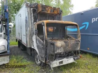 ✅ 2014 Isuzu NQR IBT • VIN: JALE5W167E7900615 • Lot: 62797014. Wystawiony na Copart z przebiegiem Nie podano. Bezpłatny archiwum sprzedaży aukcyjnych z USA i szczegółowy raport historii pojazdu na DreamBid. Zdjęcie 1.