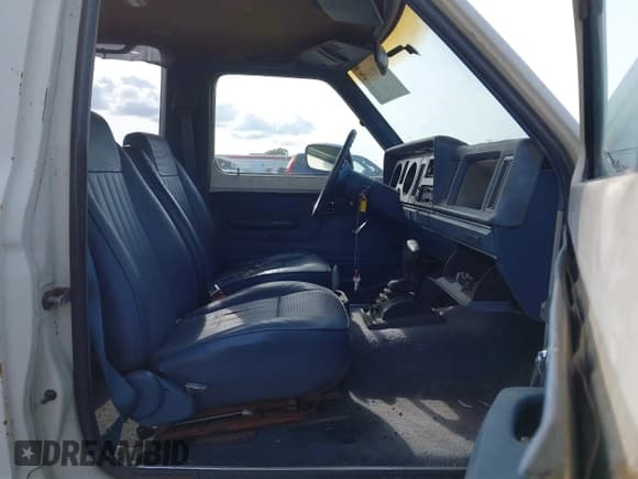 ✅ 1986 Ford Bronco • VIN: 1FMCU14T0GUC51692 • Лот: 41982392. Опубликован ранее на IAAI с пробегом 509 734 миль. Бесплатный доступ к архиву аукционных продаж из США и подробный отчёт об истории автомобиля на DreamBid. Изображение 5.