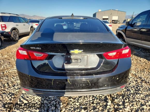 ✅ 2017 Chevrolet Malibu LS • VIN: 1G1ZB5ST8HF221403 • Lot: 84221425. Listed on Copart with 100,500 mi. Free auction sales archive from the USA and detailed vehicle history report at DreamBid. Image 6.