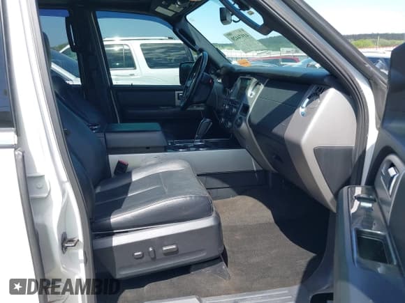 ✅ 2017 Ford Expedition Max Limited • VIN: 1FMJK1KT7HEA81097 • Lot: 41974420. Wystawiony na IAAI z przebiegiem 145 645 mil. Bezpłatny archiwum sprzedaży aukcyjnych z USA i szczegółowy raport historii pojazdu na DreamBid. Zdjęcie 5.