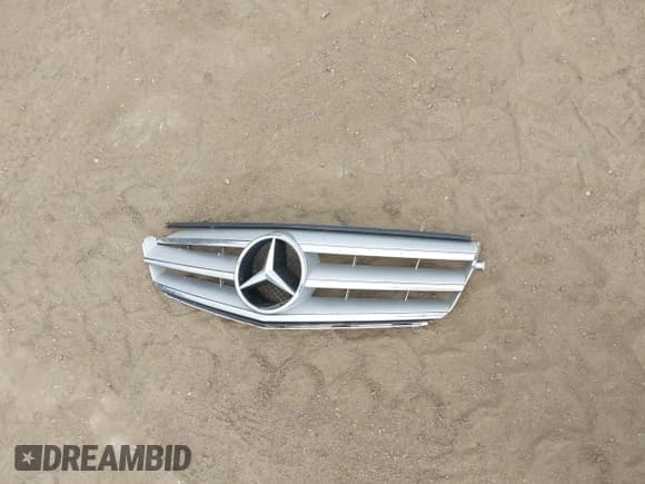 ✅ 2012 Mercedes-Benz C 300 Sport • VIN: WDDGF8BB8CA609173 • Lot: 43437585. Listed on IAAI with 120,384 mi. Free auction sales archive from the USA and detailed vehicle history report at DreamBid. Image 12.