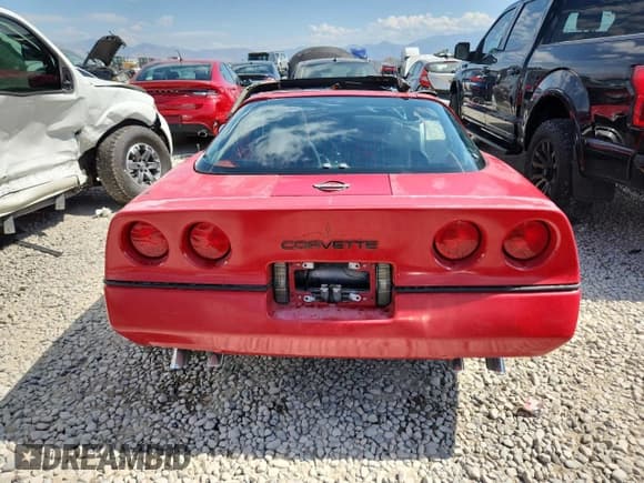 ✅ 1984 Chevrolet Corvette • VIN: 1G1AY0782E5105831 • Лот: 71734035. Опубликован ранее на Copart с пробегом 340 905 миль. Бесплатный доступ к архиву аукционных продаж из США и подробный отчёт об истории автомобиля на DreamBid. Изображение 6.