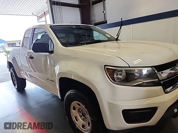 ✅ 2019 Chevrolet Colorado 2WD Work Truck • VIN: 1GCHSBEA1K1166910 • Лот: 42360516. Опубликован ранее на IAAI с пробегом 172 567 миль. Бесплатный доступ к архиву аукционных продаж из США и подробный отчёт об истории автомобиля на DreamBid. Изображение 1.