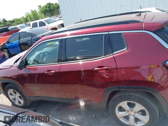 ✅ 2021 Jeep Compass Altitude • VIN: 3C4NJDBB9MT584061 • Lot: 42326415. Listed on IAAI with 60,682 mi. Free auction sales archive from the USA and detailed vehicle history report at DreamBid. Image 14.