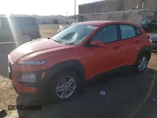 ✅ 2019 Hyundai Kona SE • VIN: KM8K12AAXKU307627 • Лот: 70744633. Опубликован ранее на Copart с пробегом 86 853 миль. Бесплатный доступ к архиву аукционных продаж из США и подробный отчёт об истории автомобиля на DreamBid. Изображение 1.