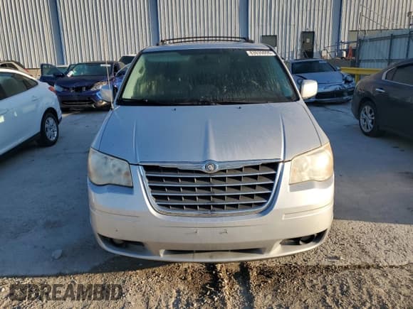 ✅ 2010 Chrysler Town & Country Touring Plus • VIN: 2A4RR8D1XAR496098 • Lot: 83935055. Wystawiony na Copart z przebiegiem 137 826 mil. Bezpłatny archiwum sprzedaży aukcyjnych z USA i szczegółowy raport historii pojazdu na DreamBid. Zdjęcie 5.