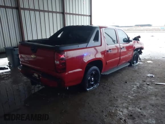 ✅ 2010 Chevrolet Avalanche LS • VIN: 3GNNCEE03AG105669 • Lot: 42196345. Wystawiony na IAAI z przebiegiem 135 364 mil. Bezpłatny archiwum sprzedaży aukcyjnych z USA i szczegółowy raport historii pojazdu na DreamBid. Zdjęcie 4.